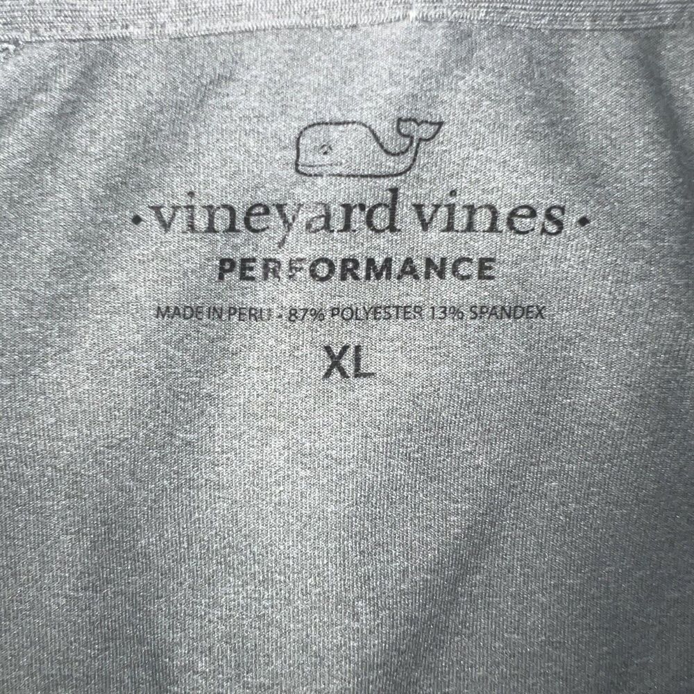 Vineyard Vines Performance Men's XL Quarter Zip Long‎ Sleeves Pullover Shirt.